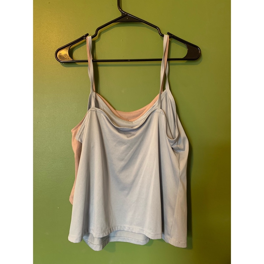2 cropped tanktops